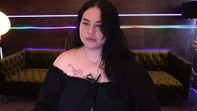 SerahMirabeli from StripChat is Freechat