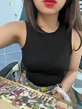Discover our girls online shows and discover the company of countless livestreamers, with stunning shapes, sex toys and more.