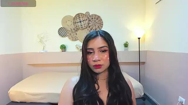 SerenaRose8 from StripChat is Freechat