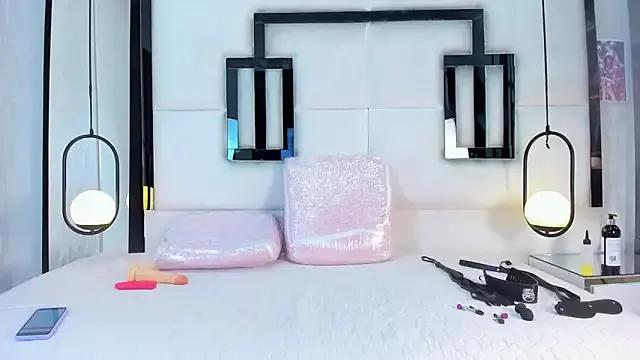 SerenaWild1 from StripChat is Freechat