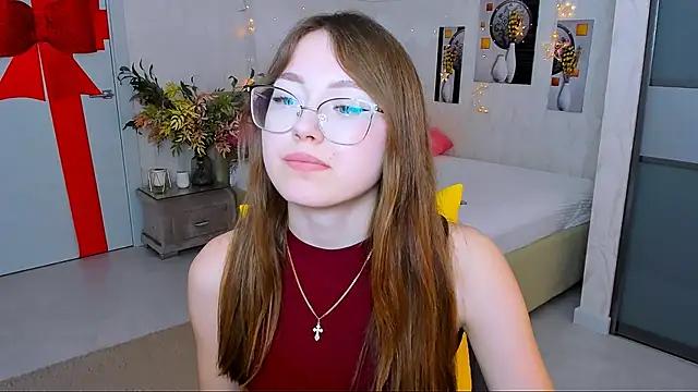 Discover our girls online shows and discover the company of countless livestreamers, with stunning shapes, sex toys and more.