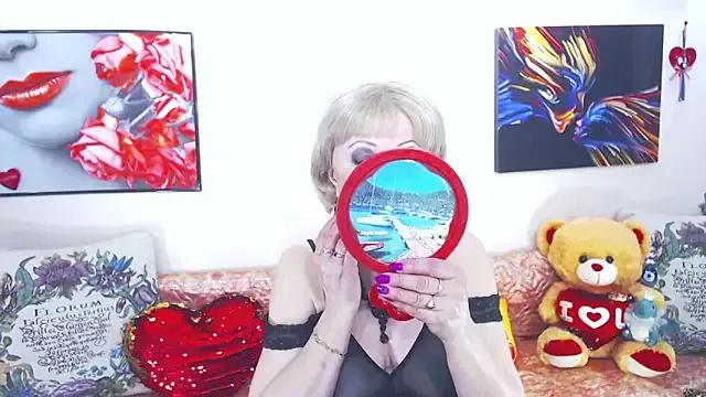 sexualxcharm from StripChat is Freechat