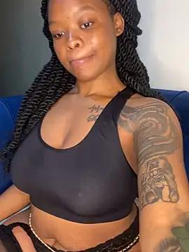 SexxyLunar from StripChat