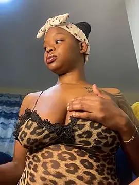 SexxyLunar from StripChat
