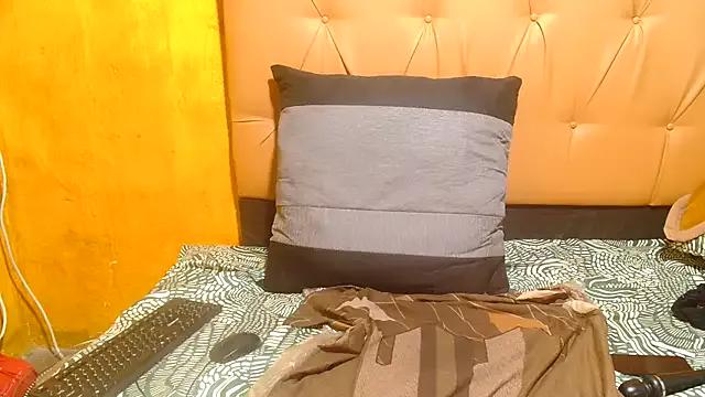 SexxyTia2 from StripChat