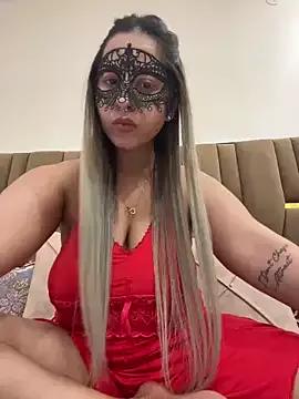 Discover our girls online shows and discover the company of countless livestreamers, with stunning shapes, sex toys and more.