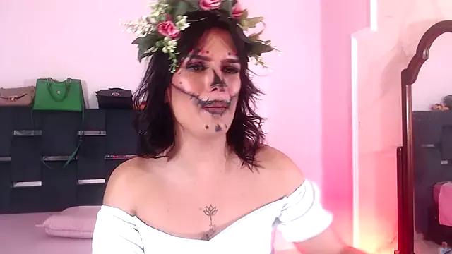 sexy-luna-star-ts from StripChat is Freechat