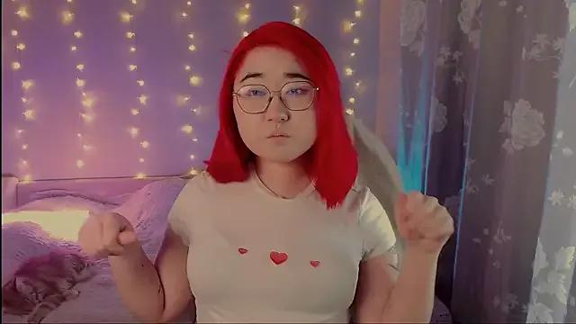 Discover our girls online shows and discover the company of countless livestreamers, with stunning shapes, sex toys and more.