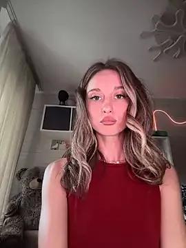 Discover our girls online shows and discover the company of countless livestreamers, with stunning shapes, sex toys and more.