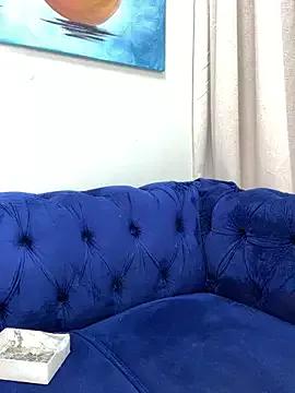 Discover our girls online shows and discover the company of countless livestreamers, with stunning shapes, sex toys and more.