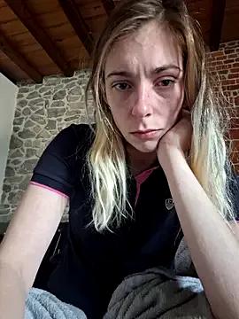 SexyAlya from StripChat is Freechat