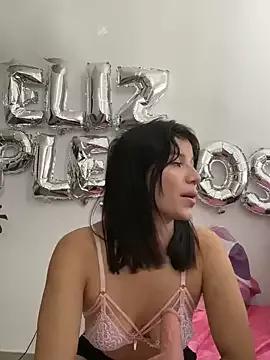 sexybody-sexyface from StripChat is Freechat