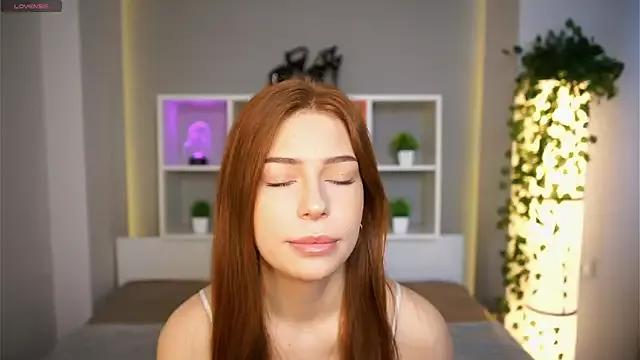 SexyEsma from StripChat is Freechat