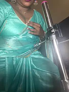 Sexyhotyrani from StripChat is Freechat