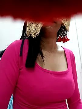 Sexykiaraagoddess from StripChat is Freechat