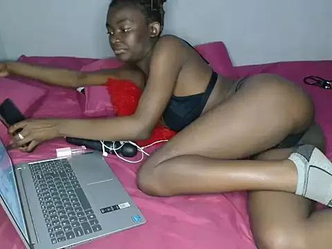 Discover our girls online shows and discover the company of countless livestreamers, with stunning shapes, sex toys and more.