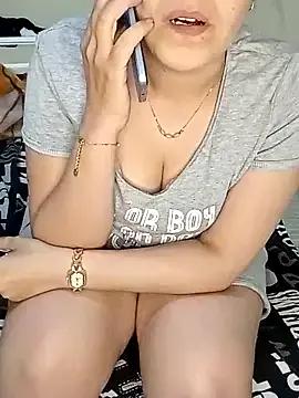 Discover our girls online shows and discover the company of countless livestreamers, with stunning shapes, sex toys and more.