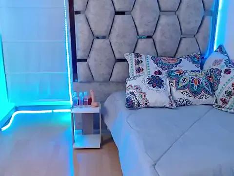 shairaa_brunette from StripChat is Freechat