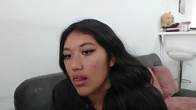 SharaRous webcams show profile image 