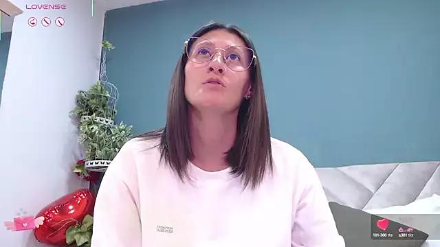 SharisWillian from StripChat is Freechat