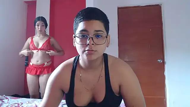 Discover our girls online shows and discover the company of countless livestreamers, with stunning shapes, sex toys and more.
