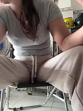 sharon-Hanna from StripChat is Freechat