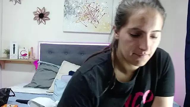 sharon_and_kloee from StripChat is Freechat