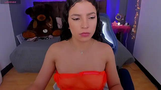 Discover our girls online shows and discover the company of countless livestreamers, with stunning shapes, sex toys and more.