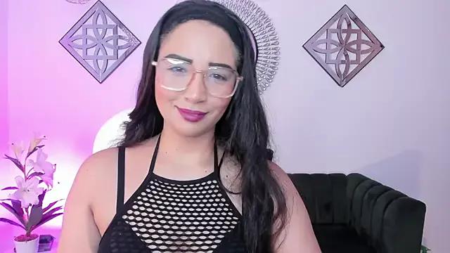 Sharon_breezee from StripChat is Freechat