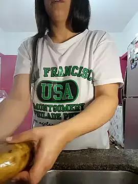 Discover our girls online shows and discover the company of countless livestreamers, with stunning shapes, sex toys and more.