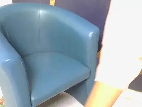 Shinykrisha from StripChat is Freechat