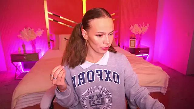 ShyySiren from StripChat is Freechat