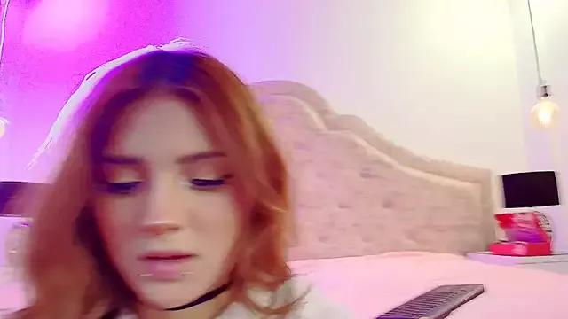 SillyMora from StripChat