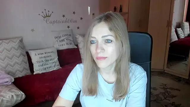 SilviaEyes from StripChat is Freechat