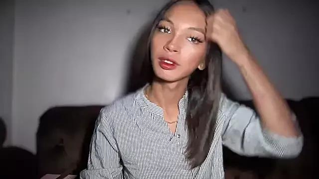 Simi_Ipit from StripChat