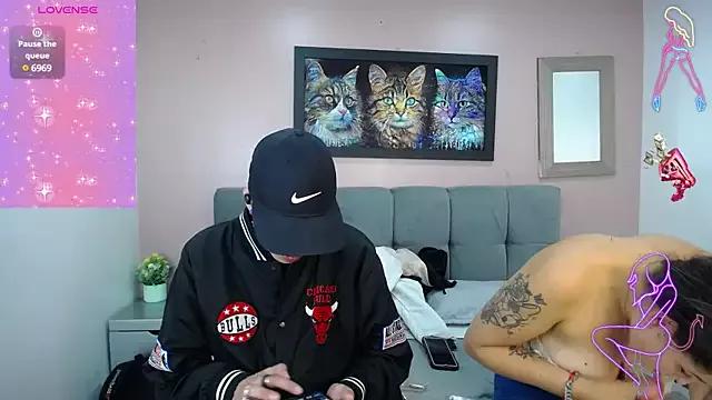 SimonAndJocelyn from StripChat is Freechat