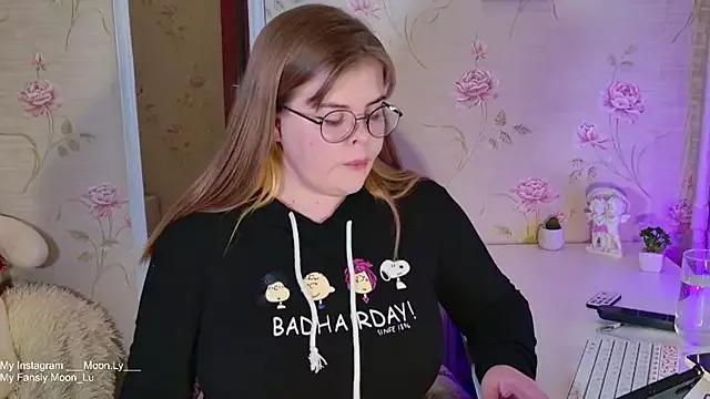 sinnamon_ from StripChat