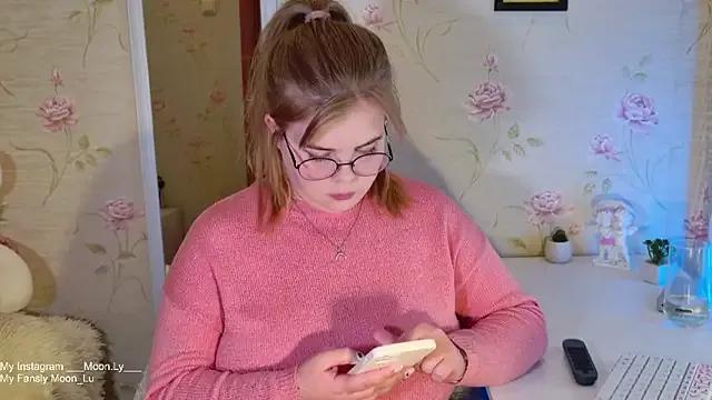 sinnamon_ from StripChat