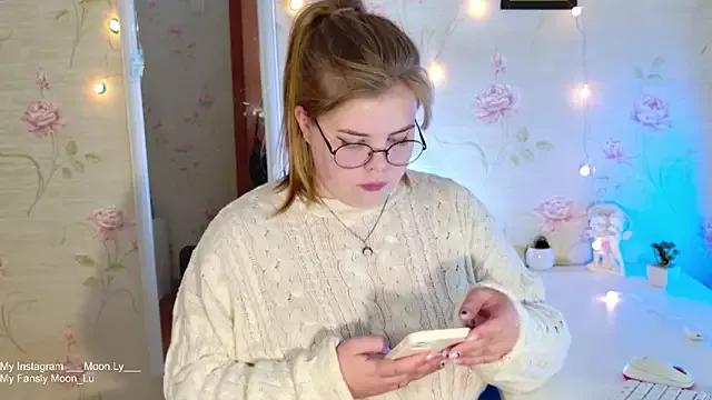 sinnamon_ from StripChat