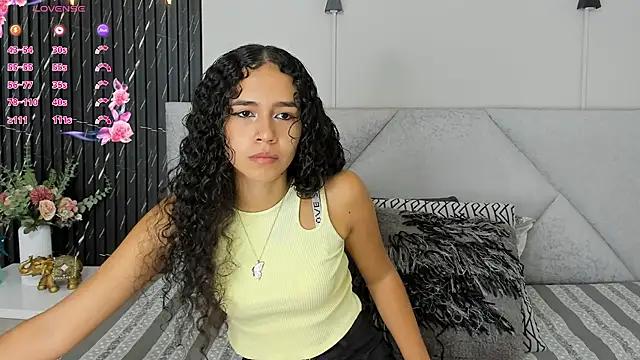 Sisi_Rose_x from StripChat