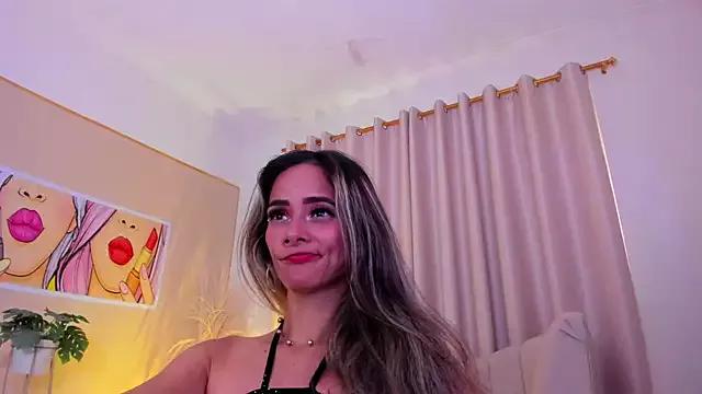 SkiinnyAna on StripChat