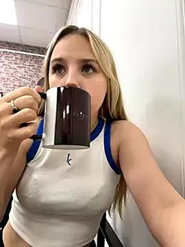 Sky_Cutie webcams show profile image 