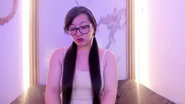 Discover our girls online shows and discover the company of countless livestreamers, with stunning shapes, sex toys and more.