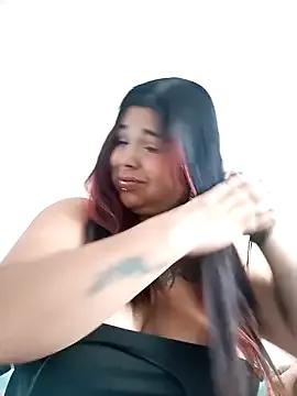 Discover our girls online shows and discover the company of countless livestreamers, with stunning shapes, sex toys and more.