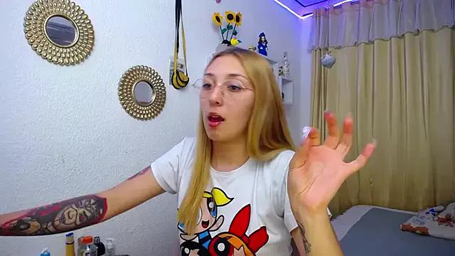 Soffy-brooks from StripChat