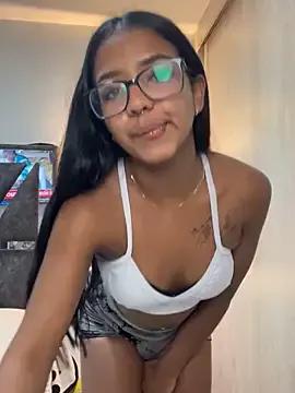 Sofi_grisaless webcams show profile image 