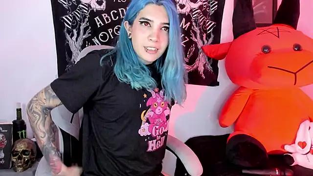 Discover our girls online shows and discover the company of countless livestreamers, with stunning shapes, sex toys and more.