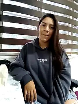 Discover our girls online shows and discover the company of countless livestreamers, with stunning shapes, sex toys and more.
