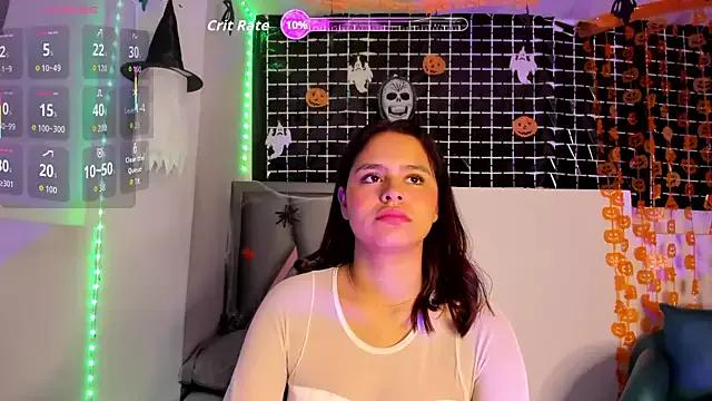 Discover our girls online shows and discover the company of countless livestreamers, with stunning shapes, sex toys and more.