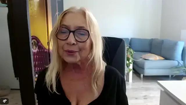 sofia_xkiss from StripChat is Freechat